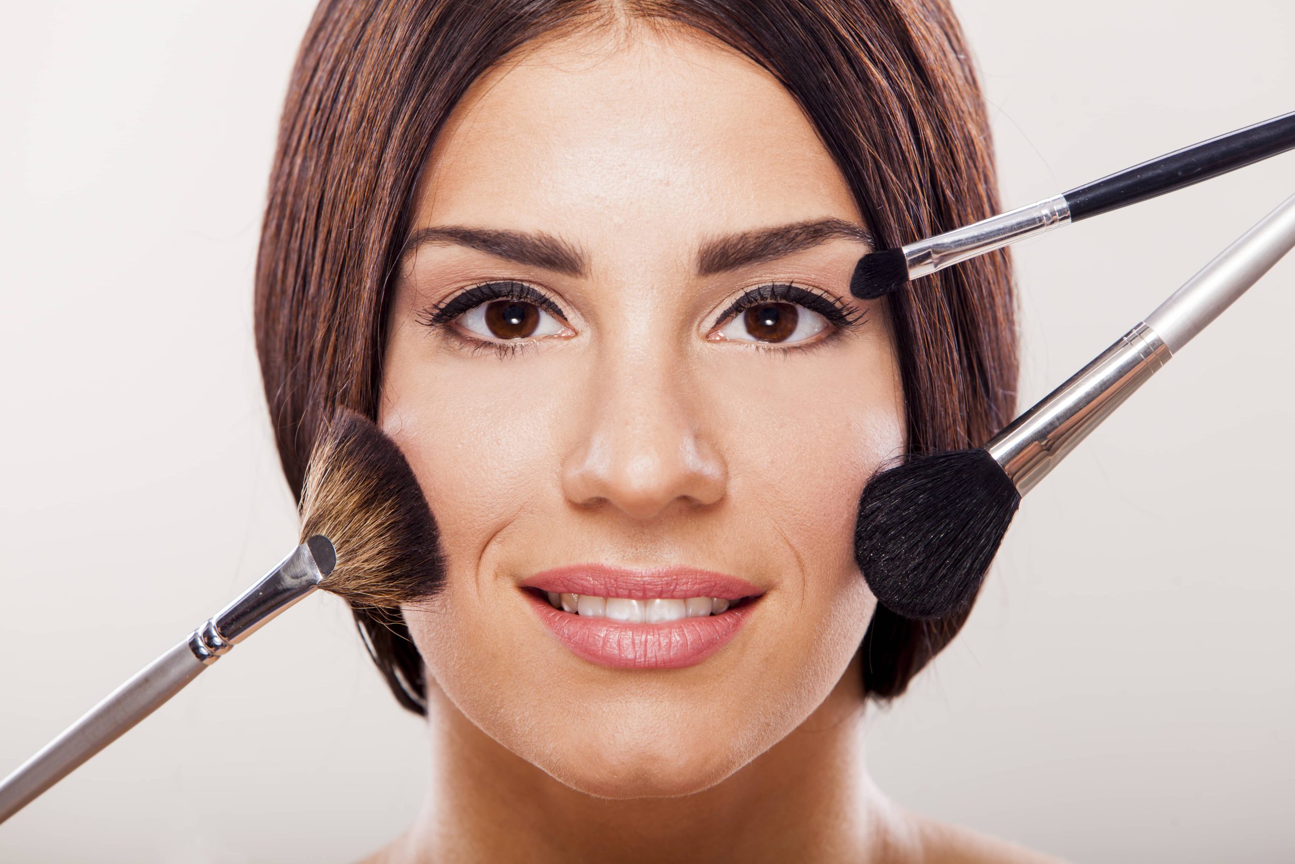 A Simple Prom Makeup Guide for Enhancing Brown Eyes